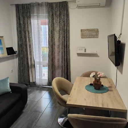 Apartments Njivice Apartman