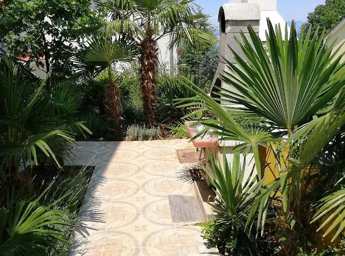 アパート Apartments Njivice